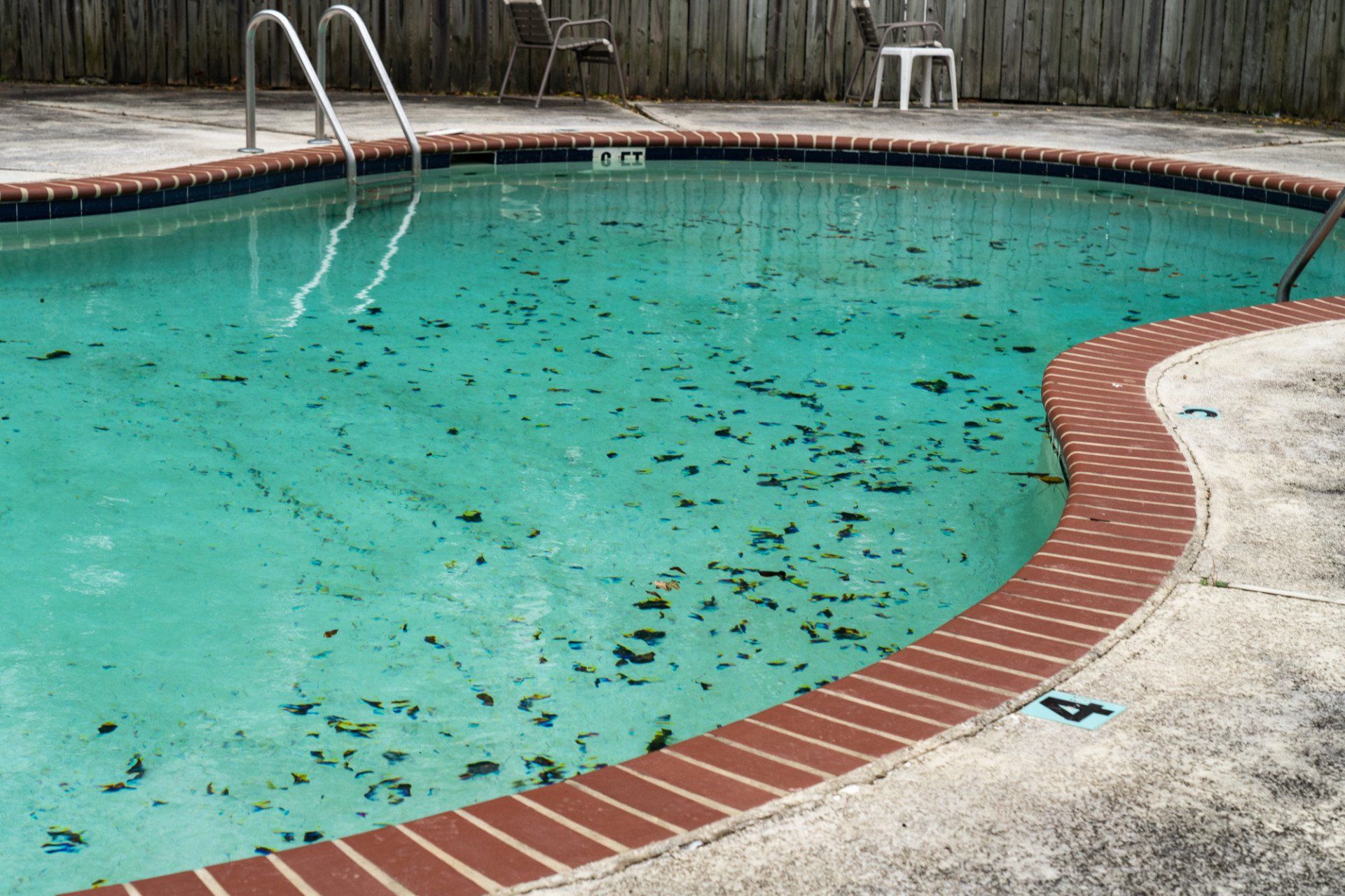 copper stains in swimming pools