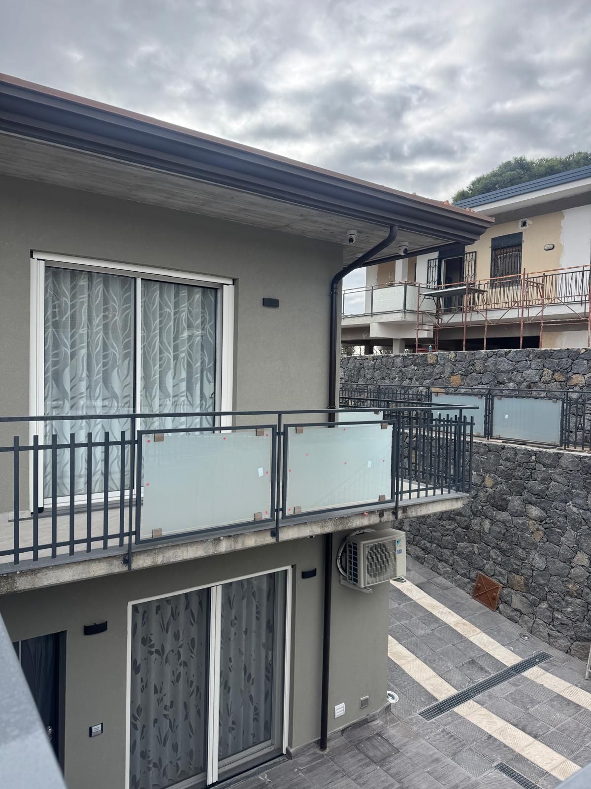 ALU-TECH SERRAMENTI, ringhiere in ferro