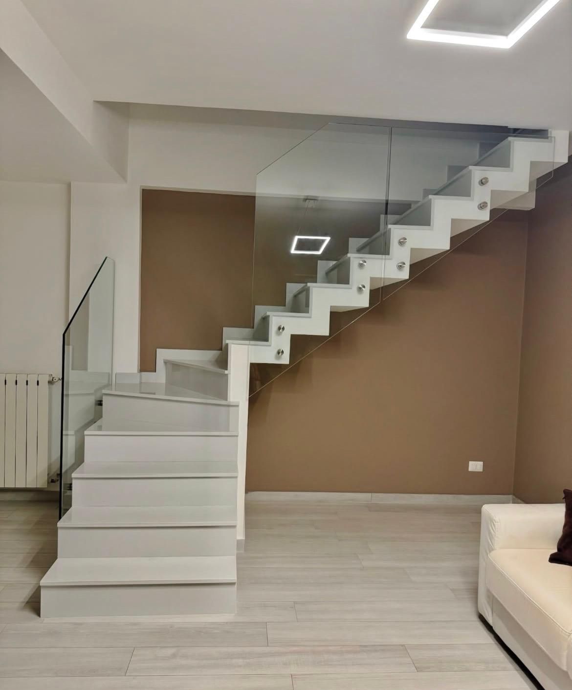 ALU-TECH SERRAMENTI, scale in ferro su misura