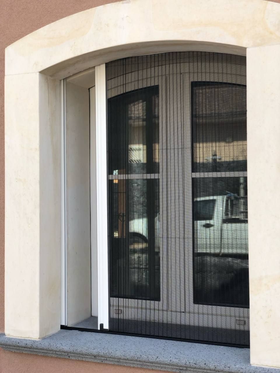 ALU-TECH SERRAMENTI, zanzariere su misura