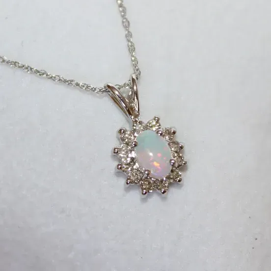 Opal w/ Diamond