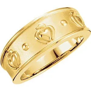 claddagh band ring