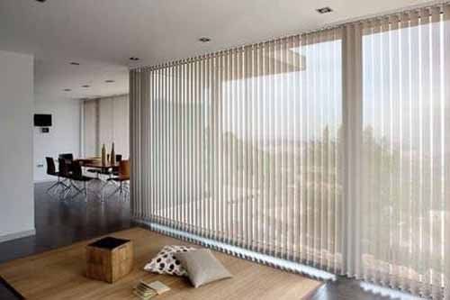 tenda con lamelle orientabili