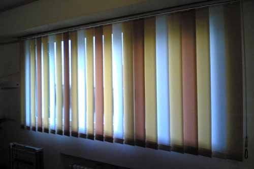 tenda con lamelle orientabili multicolore