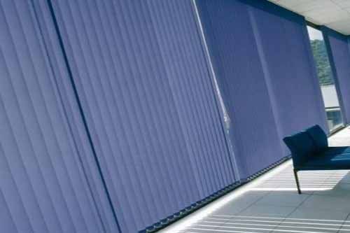 tende con lamelle viola