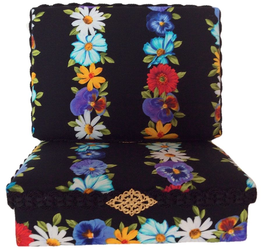 Daisy Chains Gift Box (Vertical Stripe)