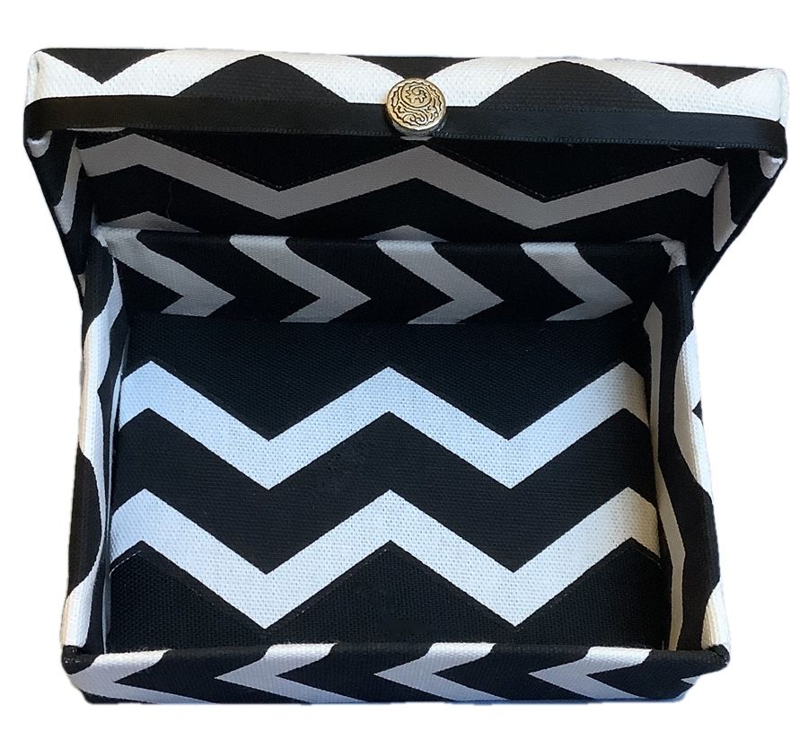 Zig Zag in Black & White Gift Box