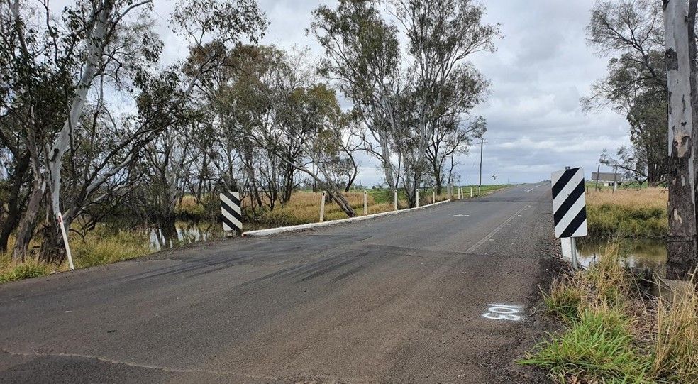 Redleaf completed a cultural heritage and Native Title report for Brandon & Associates as part of the Melrose Road Bridge upgrade project. This project involved works including ground disturbance associated with the bridge replacement at Condamine Plains. The report consisted of a desktop assessment for Cultural Heritage and Native Title information, as well as on-site investigations. 