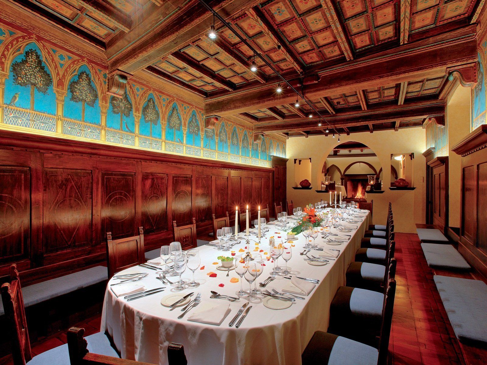 Das berühmte Cenacolo Fiorentino, mit ovalem Tisch für 10-24 Gäste