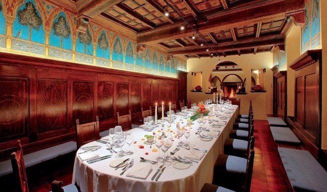 Il famoso Cenacolo Fiorentino con il soffitto a cassettoni e gli affreschi