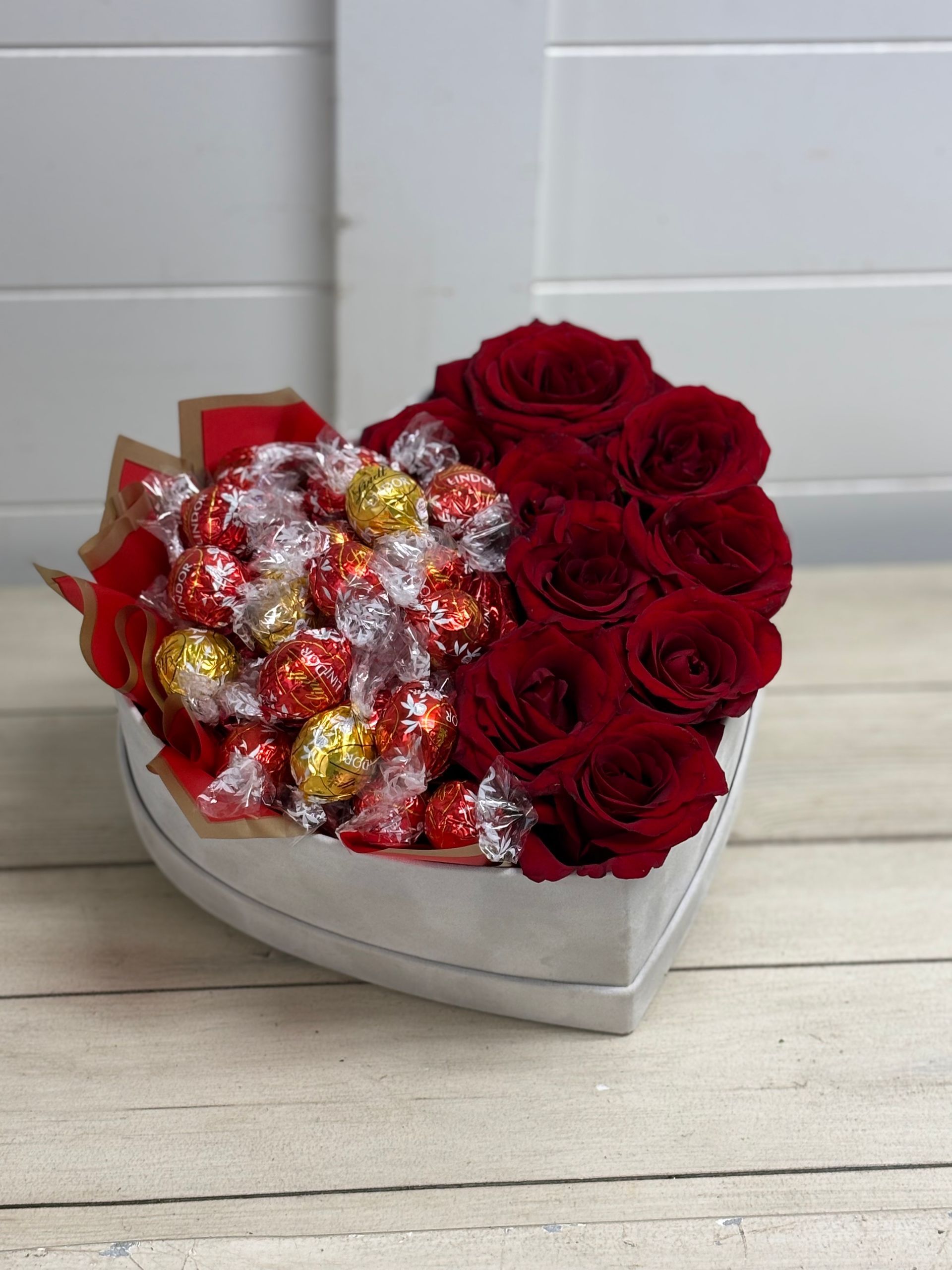 White Heart Box Roses & Candies