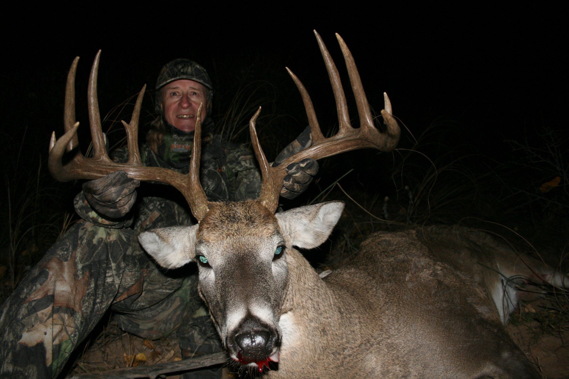 Oklahoma Whitetail Deer Hunting, Oklahoma Deer Hunt, Kanas Deer Hunting