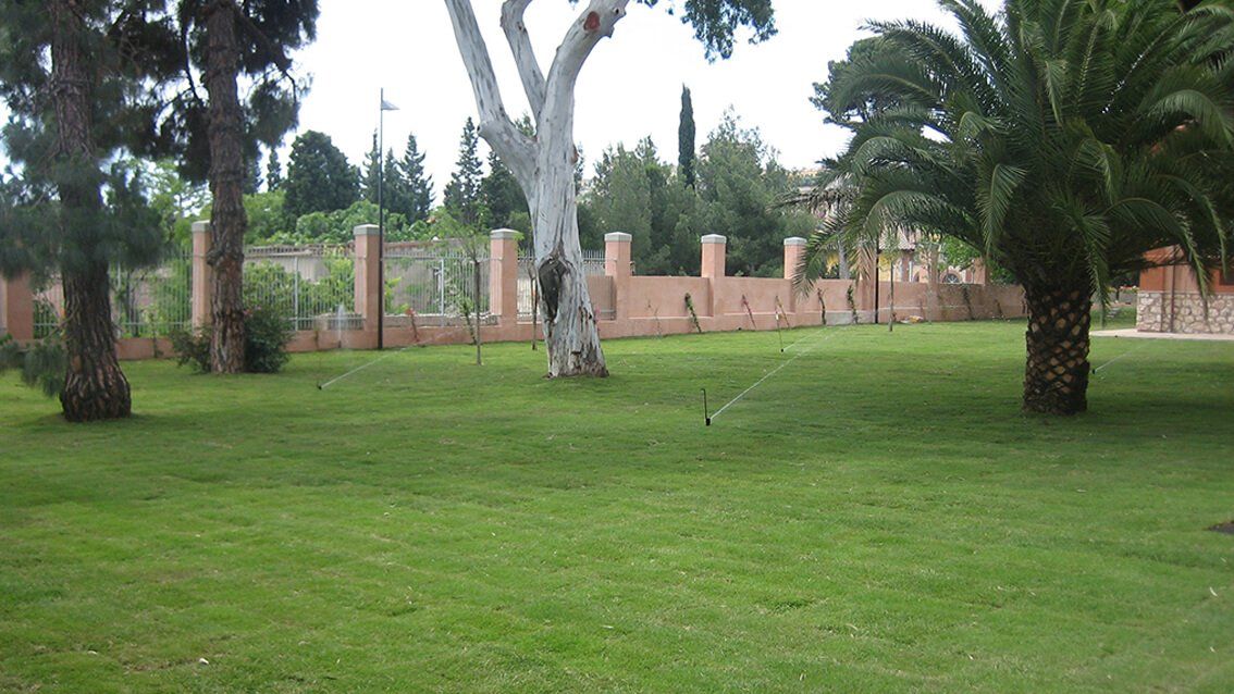 impianto di irrigazione per prato e piante