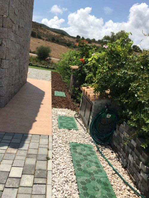 spazio verdedi una vVilletta a caloa sinzias