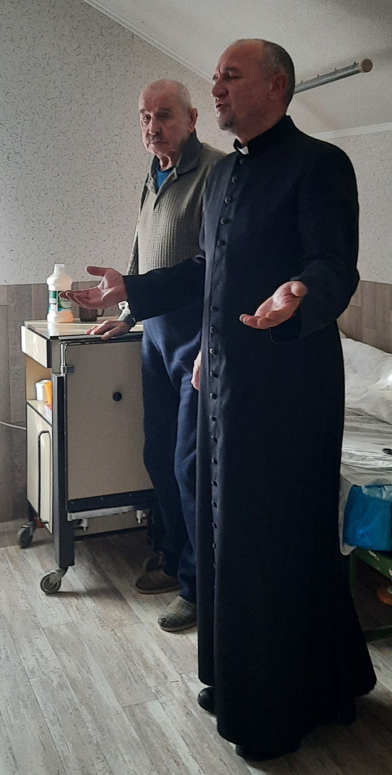 Dvasininko vizitas pas slaugos namų Eimanta bendruomenės gyventojus