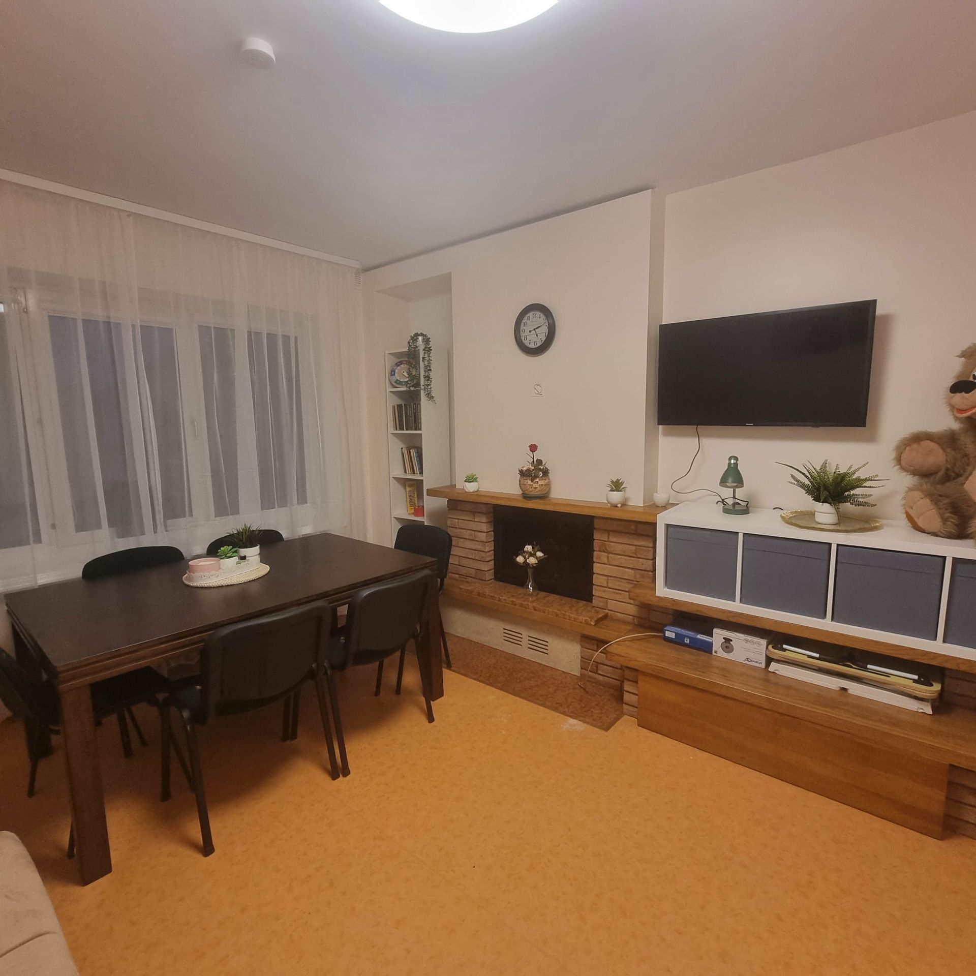 Jaukus ir patogiai įrengtas slaugos namų kambarys slaugos namuose Eimanta