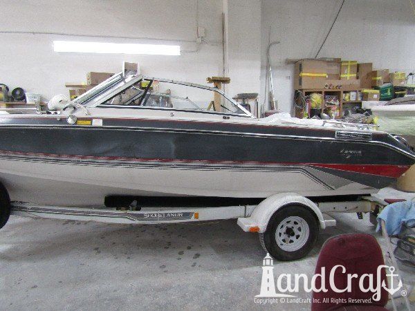 Larson fiberglass boat with faded and chalky exterior finish