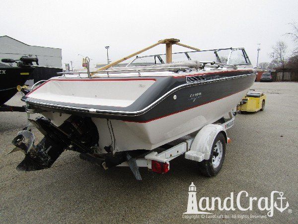 Larson fiberglass boat with refurbished and glossy gelcoat finish