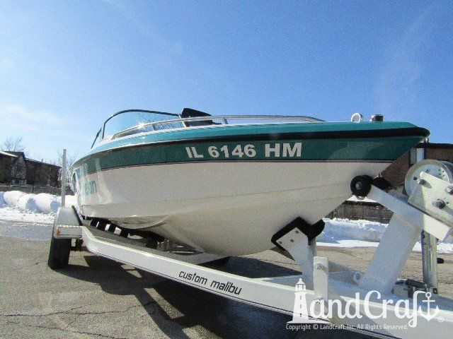 Malibu Echelon completed gelcoat repair and restoration