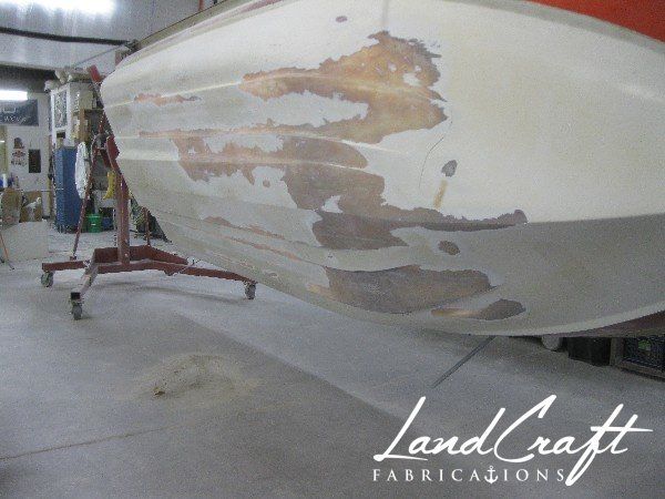 Spirit boat bottom hull in fiberglass repair process