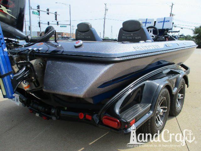 Skeeter boat that has has fiberglass and metalflake gelcoat repaired