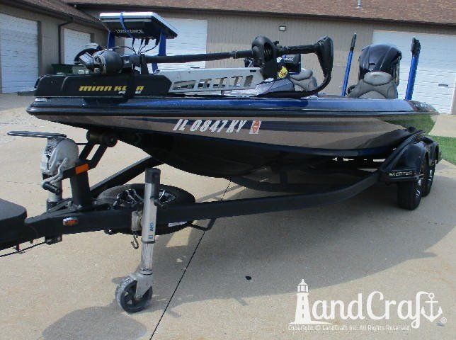 Skeeter boat that has has fiberglass and metalflake gelcoat repaired