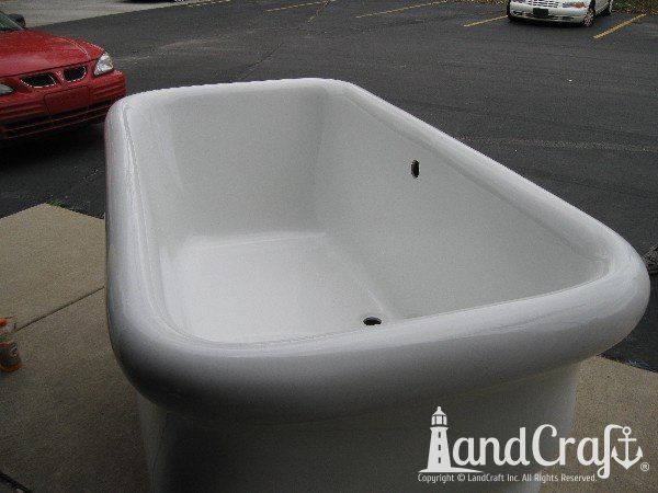 Fiberglass tub that has been refinished by LandCraft