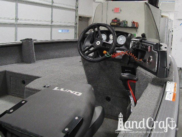 Picture of new console installed on aluminum Lund boat