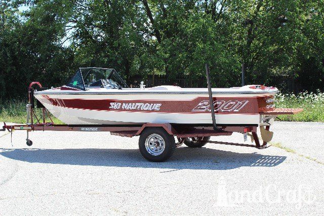 Ski Nautique 2001 boat with restored exterior gelcoat and new rub rail