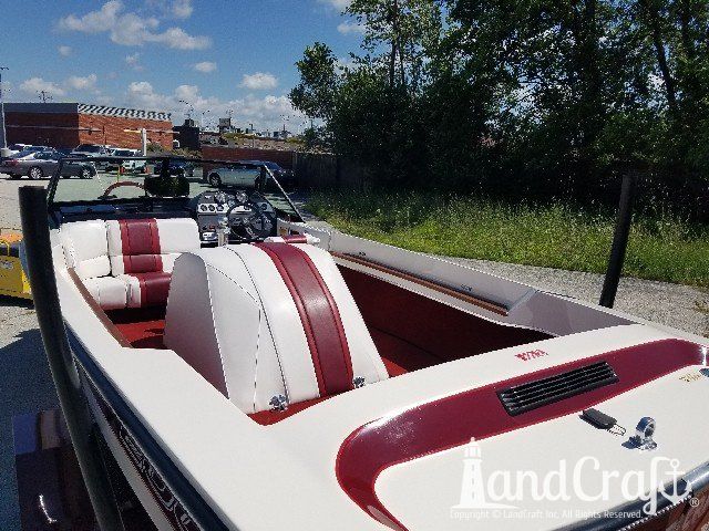 Ski Nautique 2001 boat with new interior complete