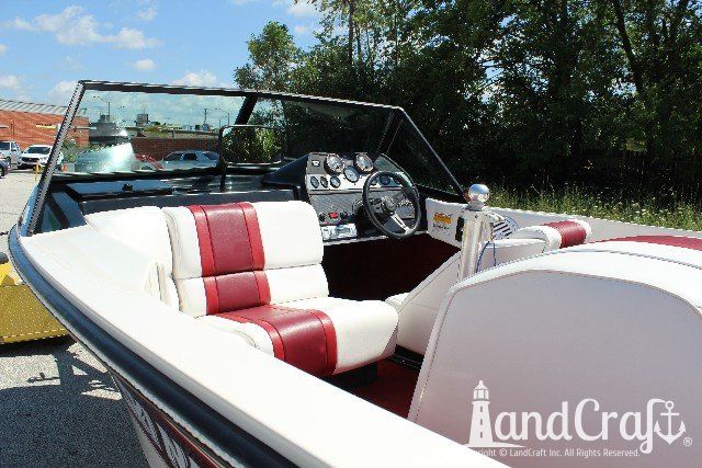 Ski Nautique 2001 boat with new interior complete