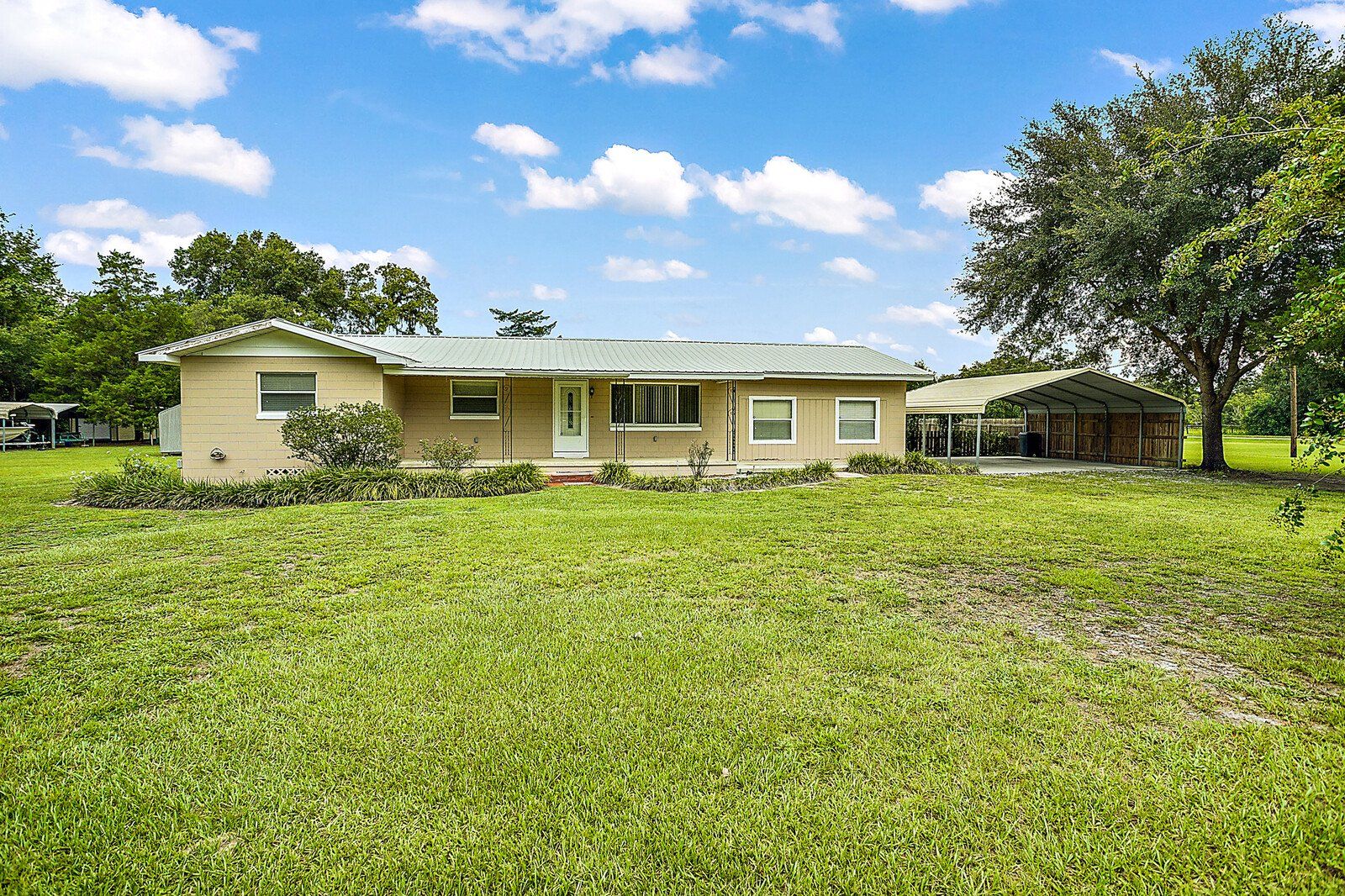 1712 CR 239, Oxford, FL 34484