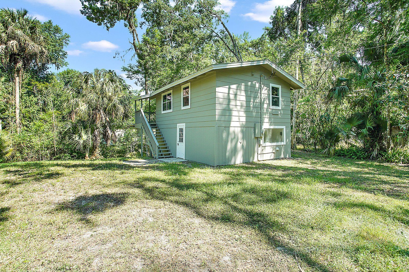 2532 CR 405b, Lake Panasoffkee, FL 33538