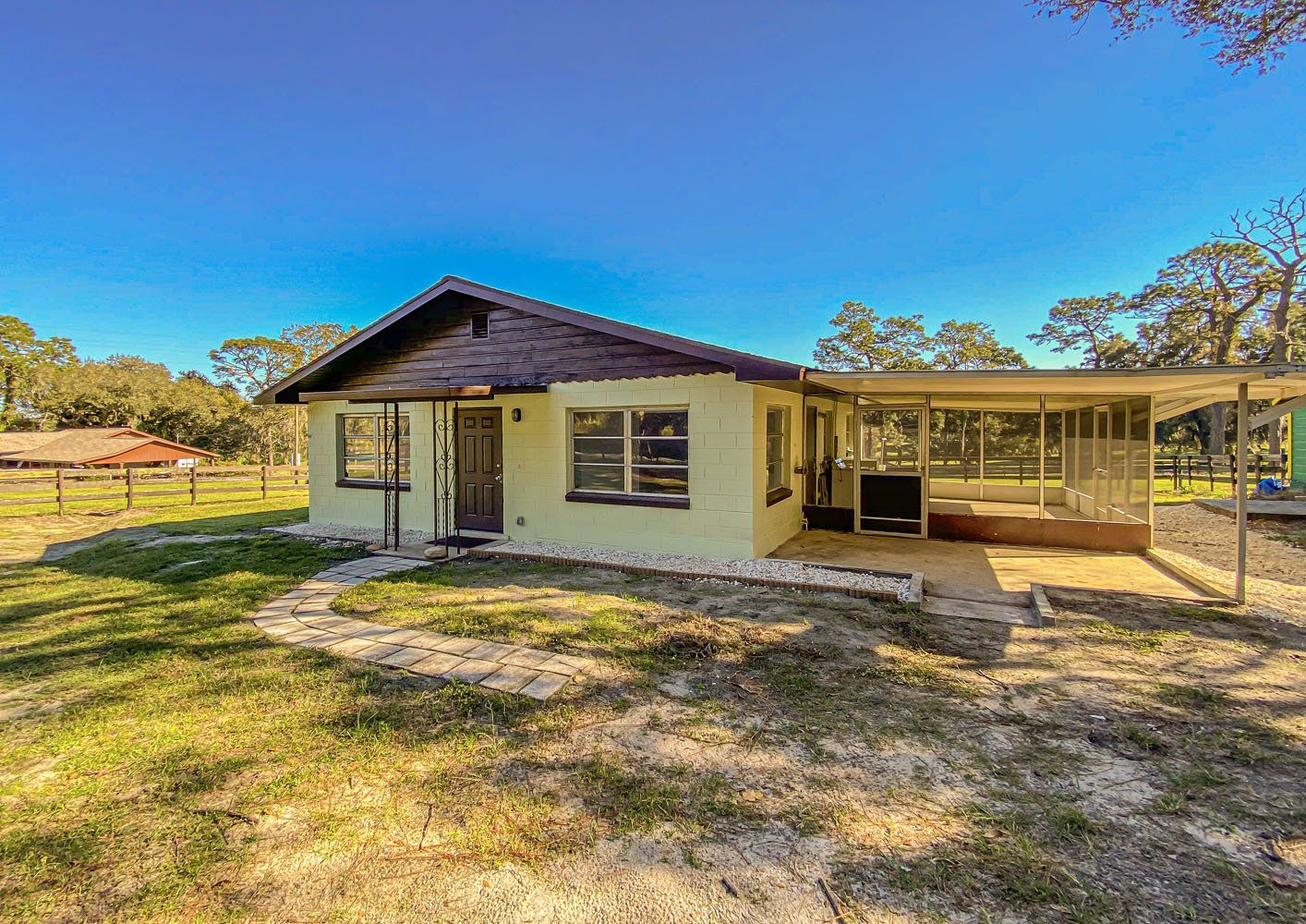 3039 Edwards Road, Lady Lake, FL 32159