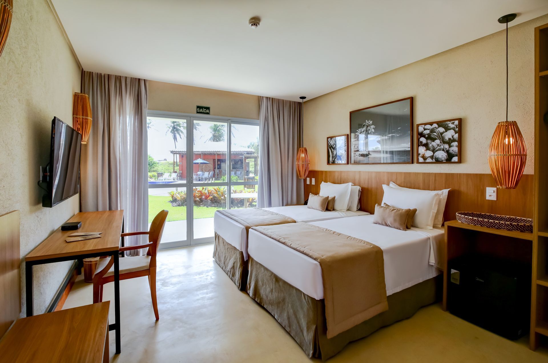 LUXO PREMIUM VISTA PISCINA SOLTEIRO PCD