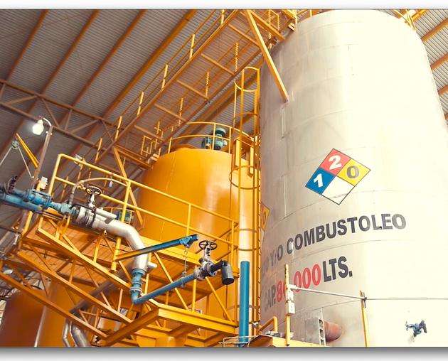 A large tank with the word combustoleo on it