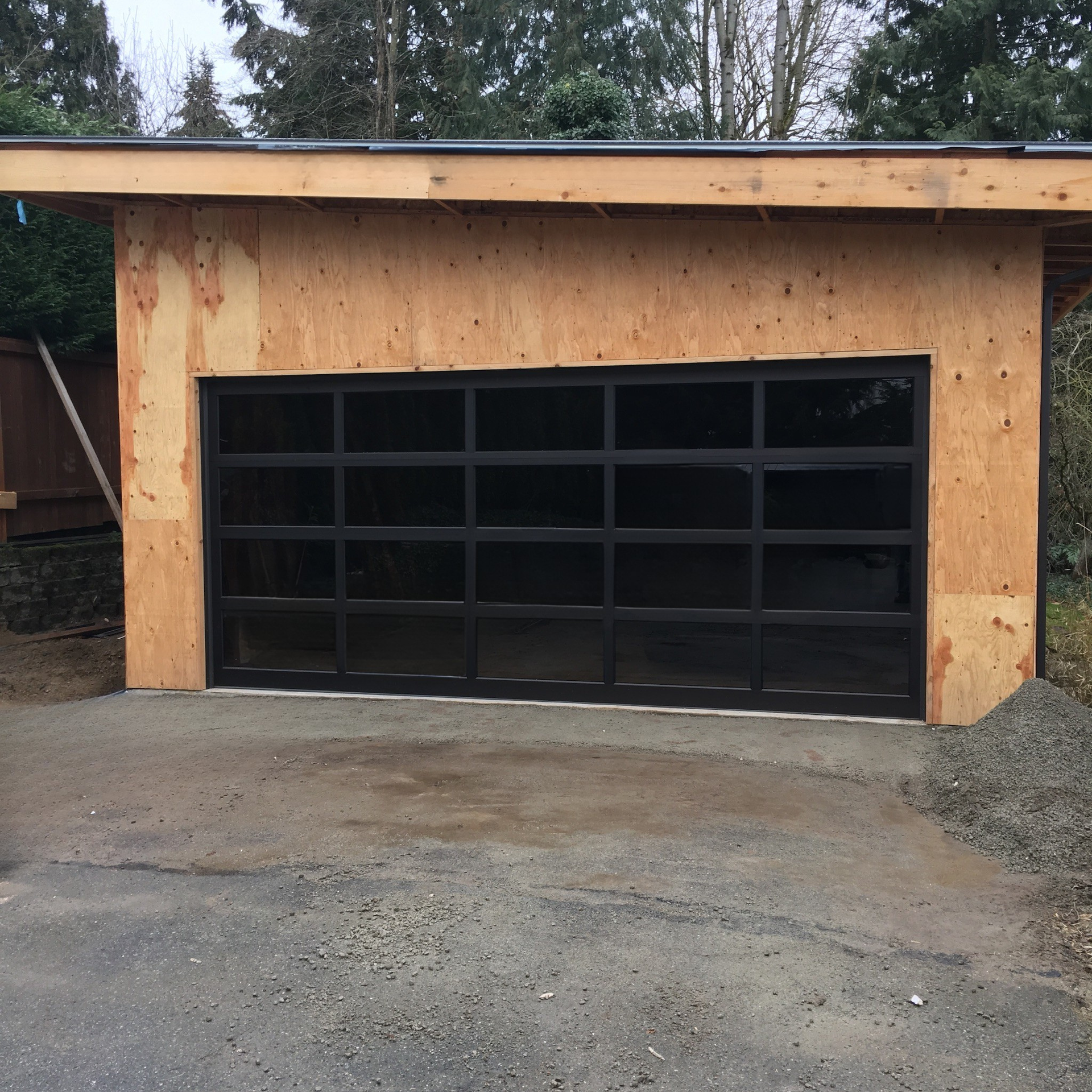 Contemporary garage doors showcasing modern design by Garage Tech serving Woodinville, WA