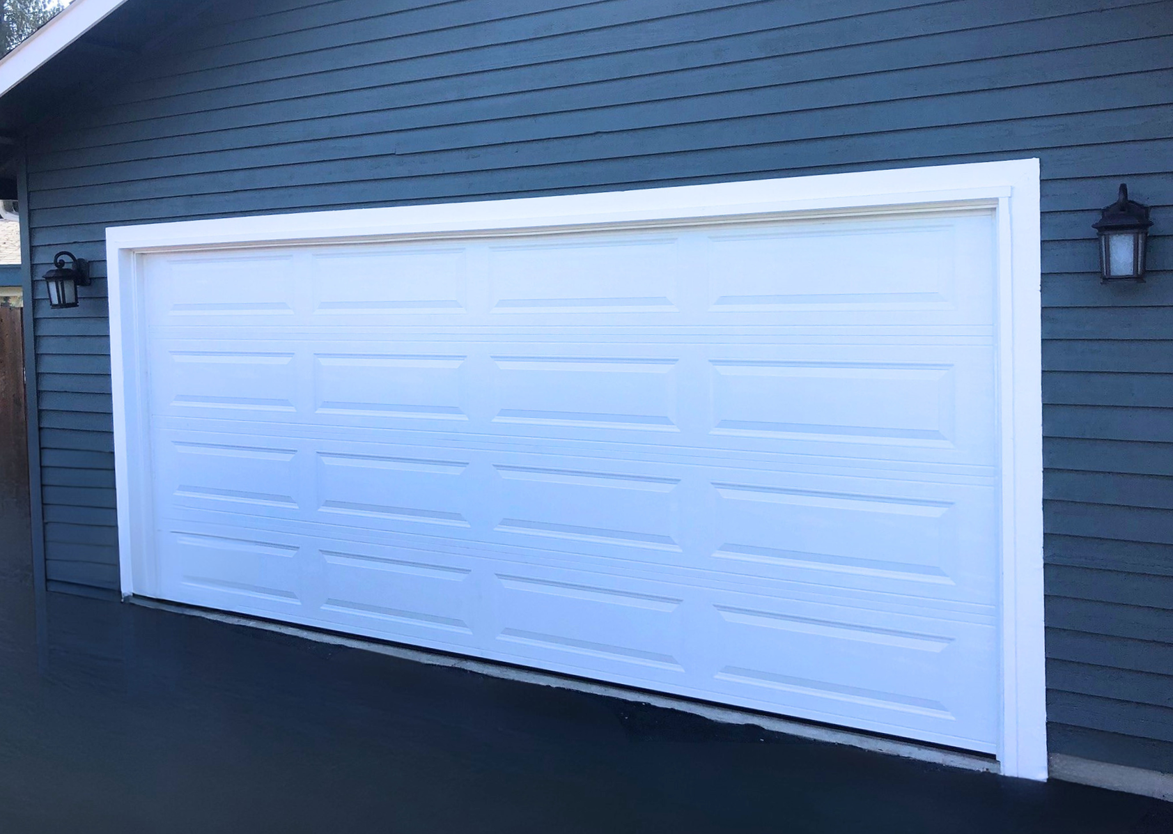 Traditional steel garage doors for updated homes by Garage Tech serving Everett, WA