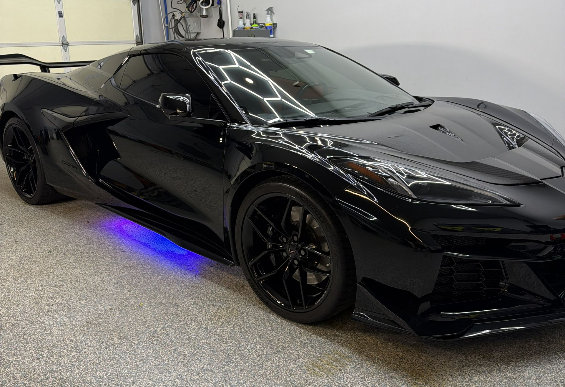 Chevy_C8_Corvette_Z06_Black_Driver_headlight