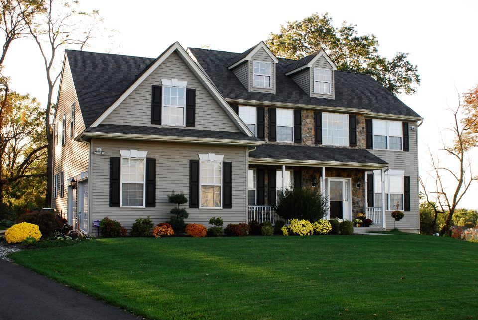 Sal Lapio Homes - Sutton Farmhouse