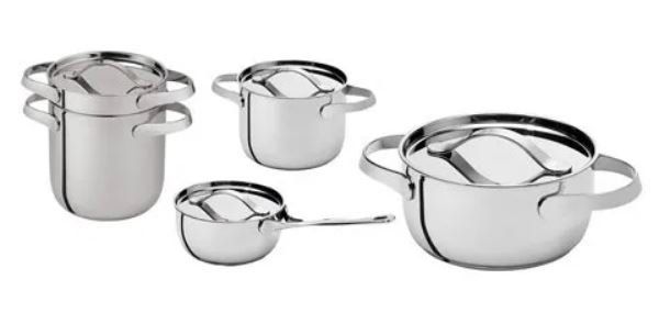 quattro pentole con il coperchio