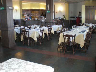 vista dei tavoli all'interno del ristorante