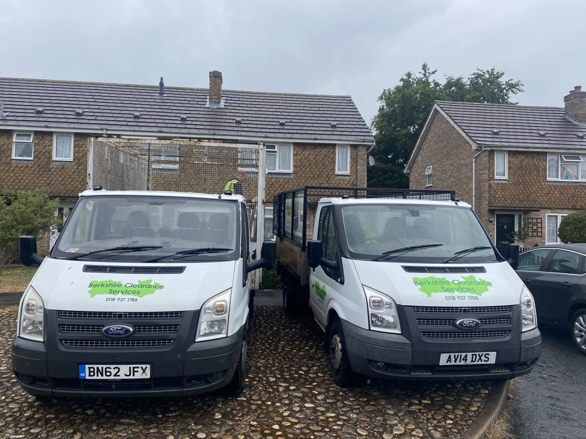 2 OF BERKSHIRE CLEARANCE SERVICES BRANDED 3.5 TONNE WASTE COLLECTION VEHICLES READING TO START HOUSE CLEARANCE