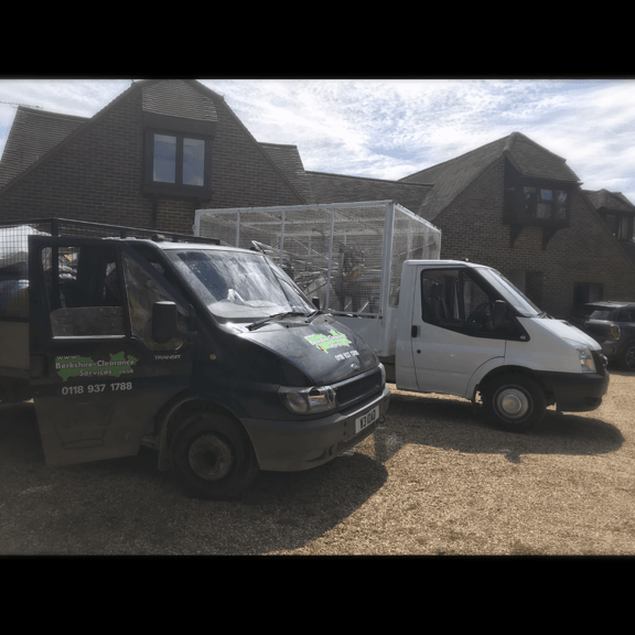 BERKSHIRE CLEARANCE SERVICES CAGED VEHICLE FOR SAME DAY WASTE COLLECTIONS