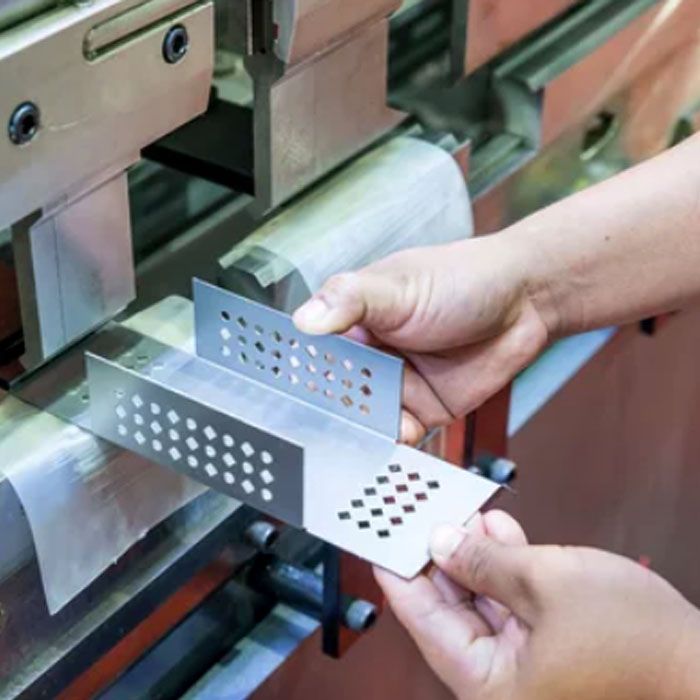 Metalo gaminių štampavimas