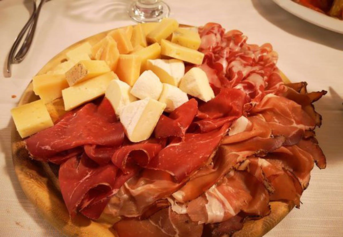 tagliere di salumi e formaggi