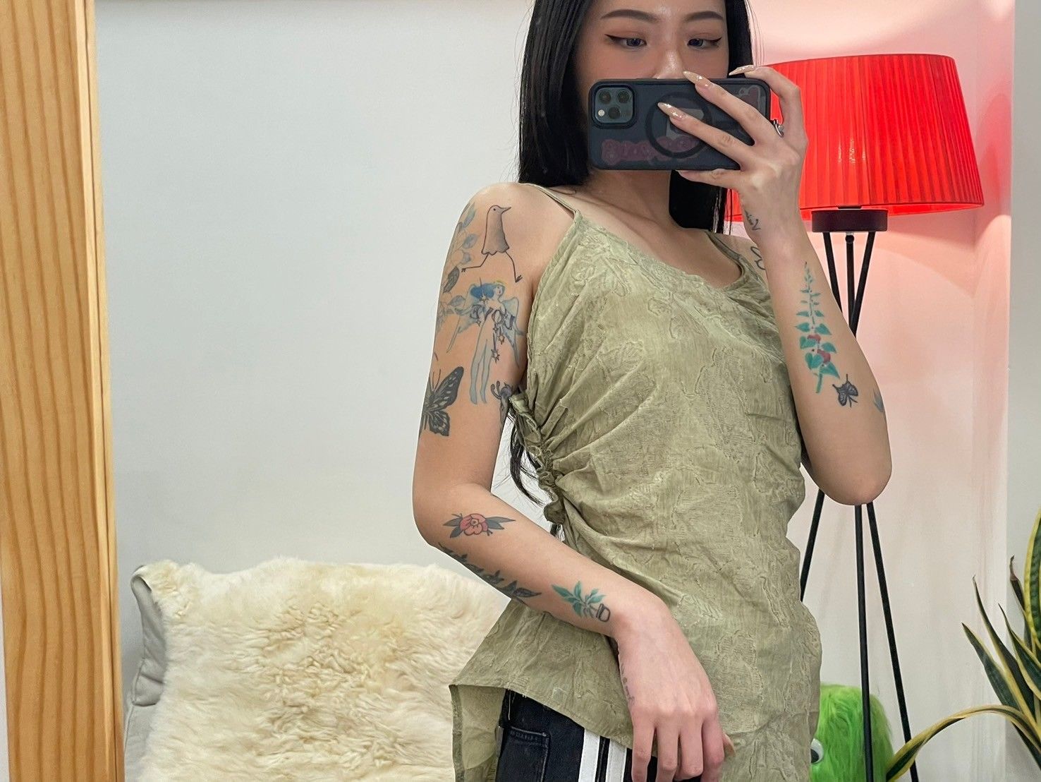 細肩抓皺背簍空半身裙