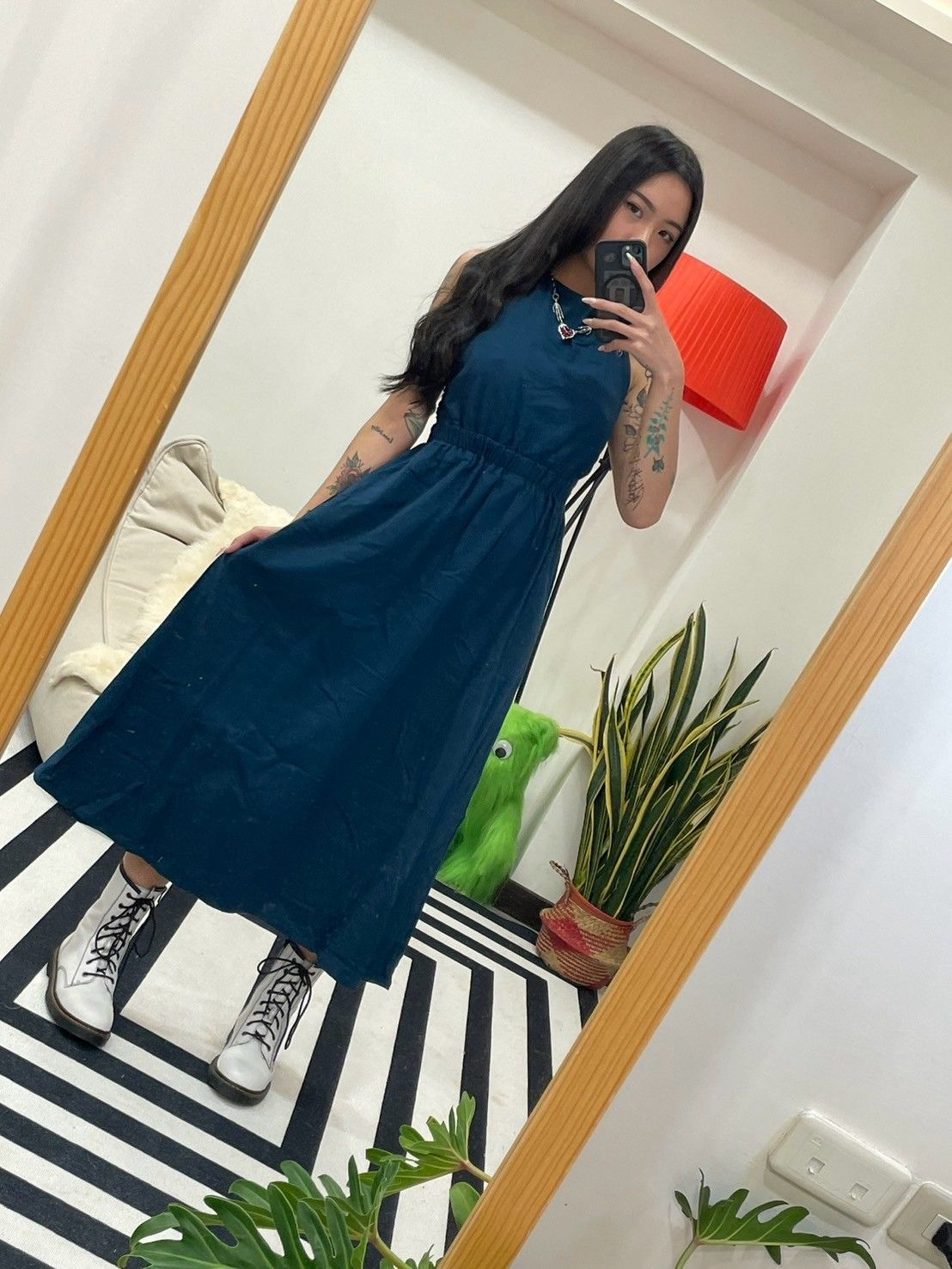 鬆緊交叉露背棉麻連衣裙