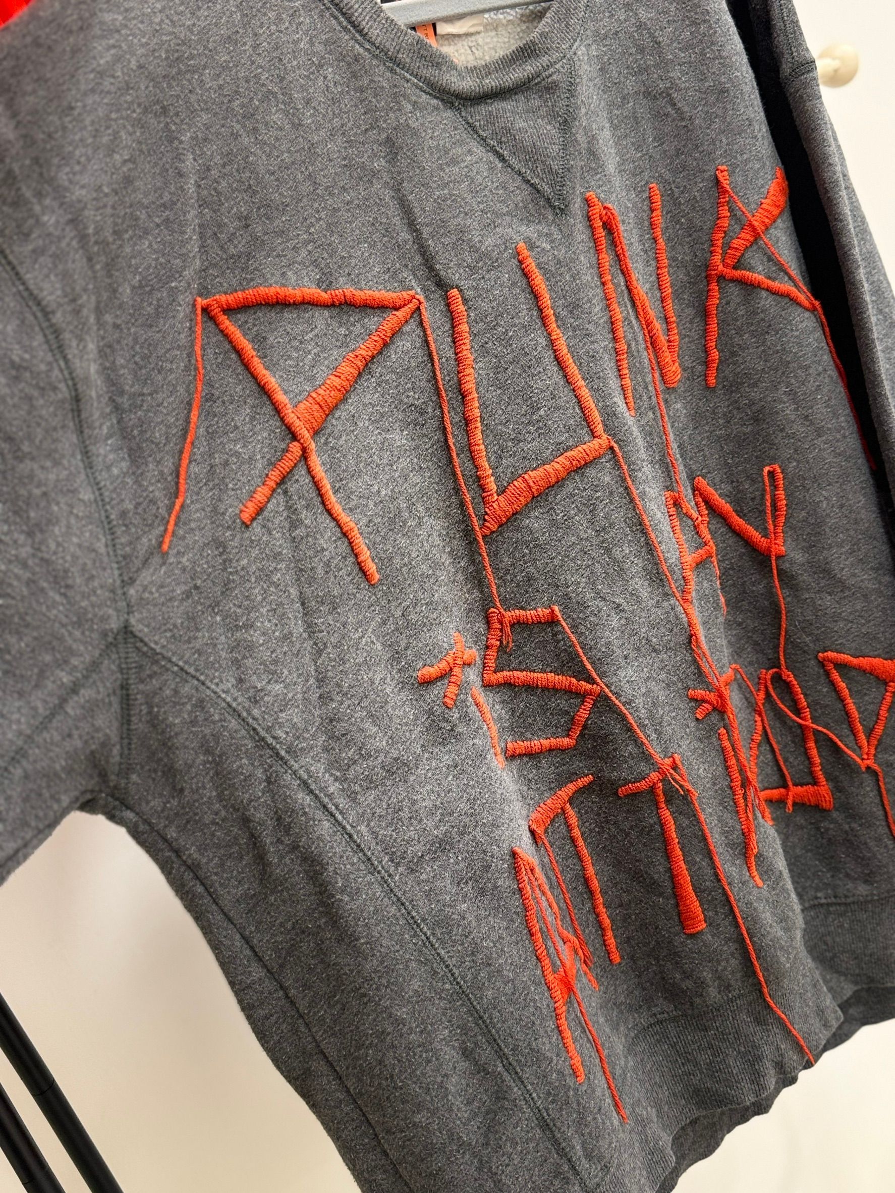 泰國設計師 手縫字母大學T