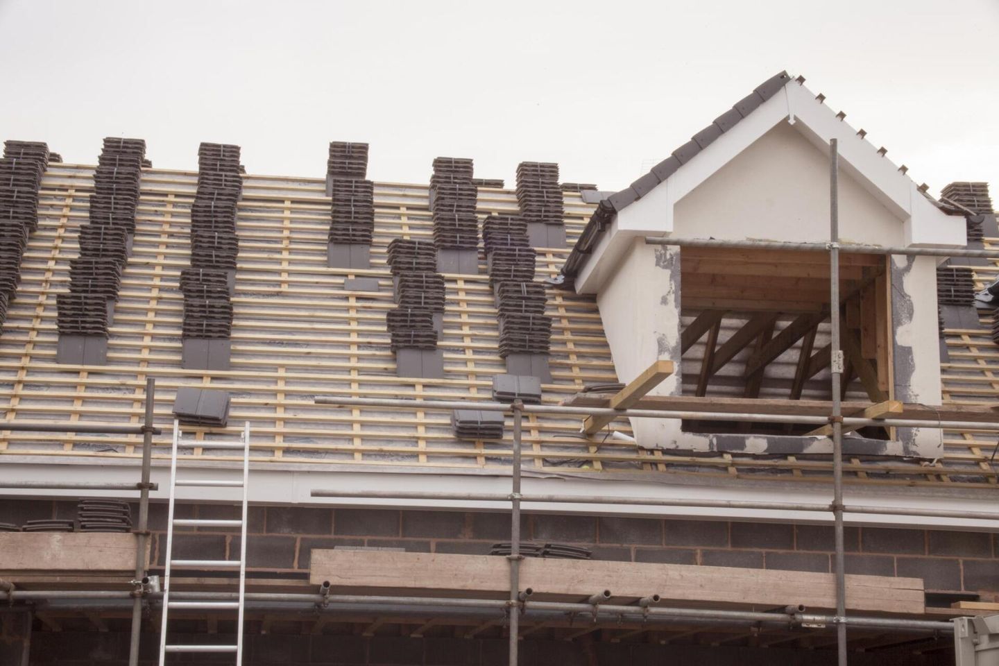 house roof under installation